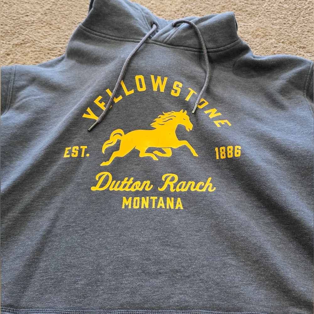 Wrangler Yellowstone cropped hoodie